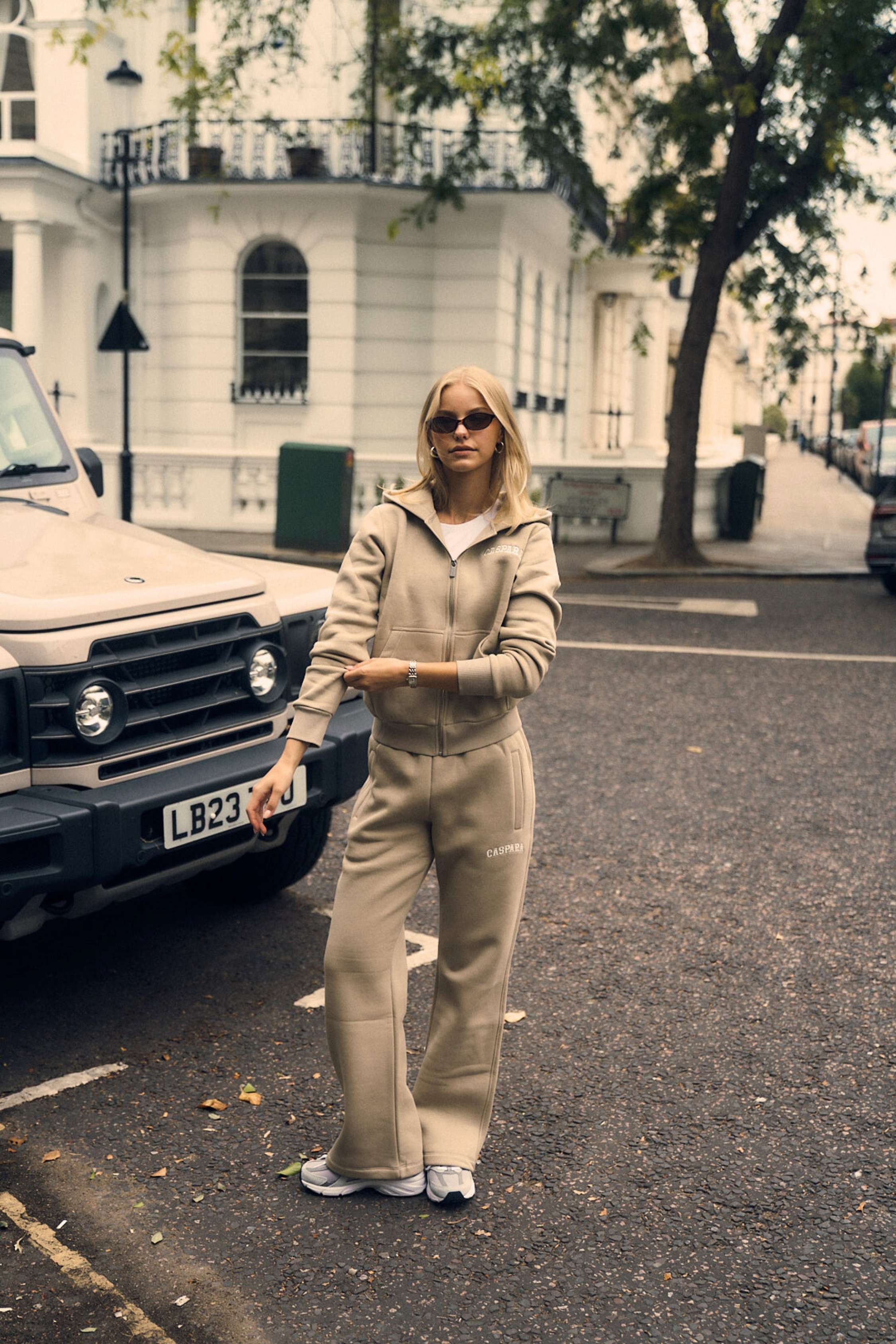 W. Varsity Zip Hoodie - Sand
